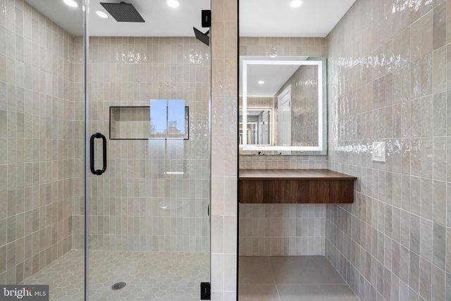 2214 MOUNT VERNON ST, Philadelphia, PA 19130