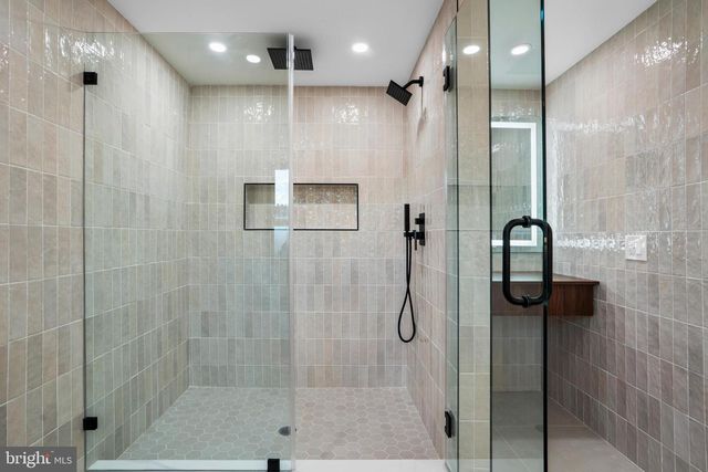 2214 MOUNT VERNON ST, Philadelphia, PA 19130