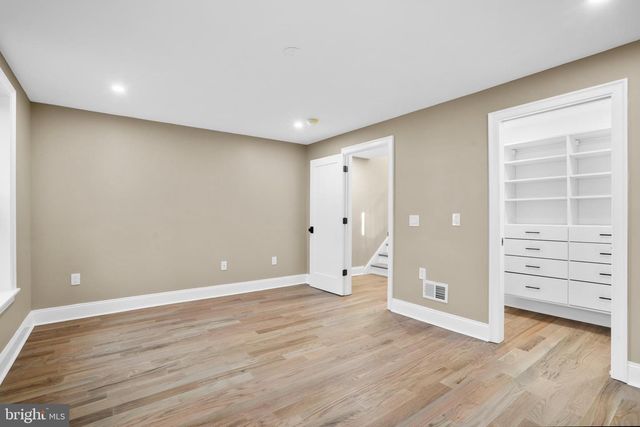 2214 MOUNT VERNON ST, Philadelphia, PA 19130