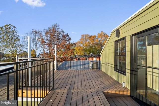 2214 MOUNT VERNON ST, Philadelphia, PA 19130