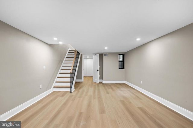 2214 MOUNT VERNON ST, Philadelphia, PA 19130