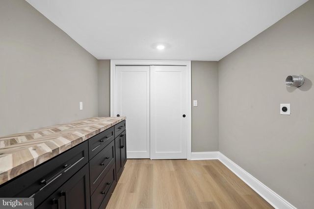 2214 MOUNT VERNON ST, Philadelphia, PA 19130