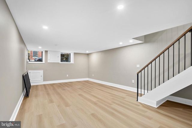 2214 MOUNT VERNON ST, Philadelphia, PA 19130