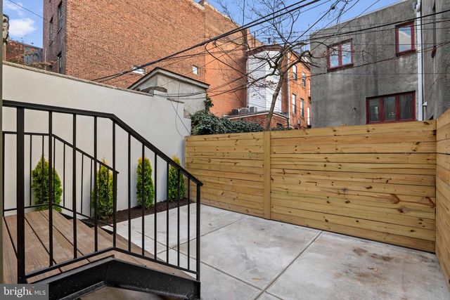 2214 MOUNT VERNON ST, Philadelphia, PA 19130