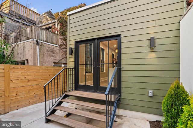 2214 MOUNT VERNON ST, Philadelphia, PA 19130