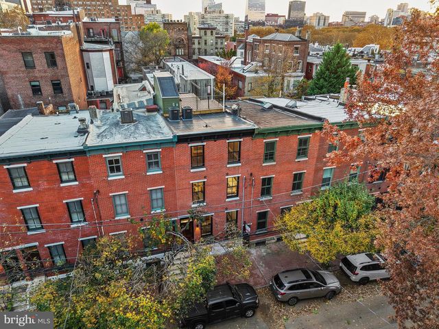 2214 MOUNT VERNON ST, Philadelphia, PA 19130