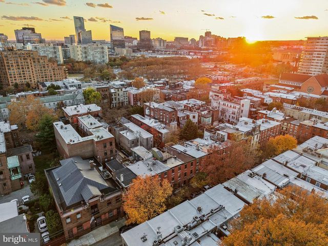 2214 MOUNT VERNON ST, Philadelphia, PA 19130