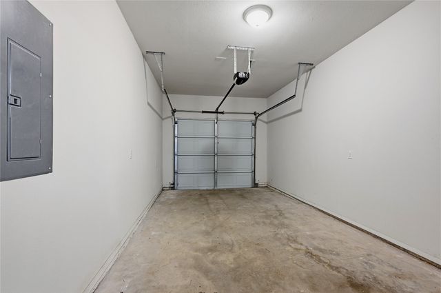 2333 N Hickory Street, Sherman, TX 75092