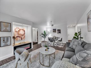 4813 180th Street SW #C202, Lynnwood, WA 98037