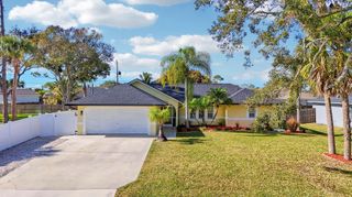 2374 SW Chateau Terrace, Port St. Lucie, FL 34953