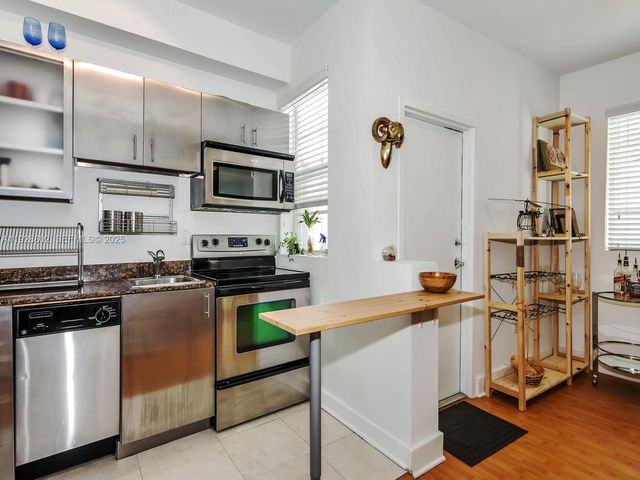 1000 Meridian Ave 15, Miami Beach, FL 33139