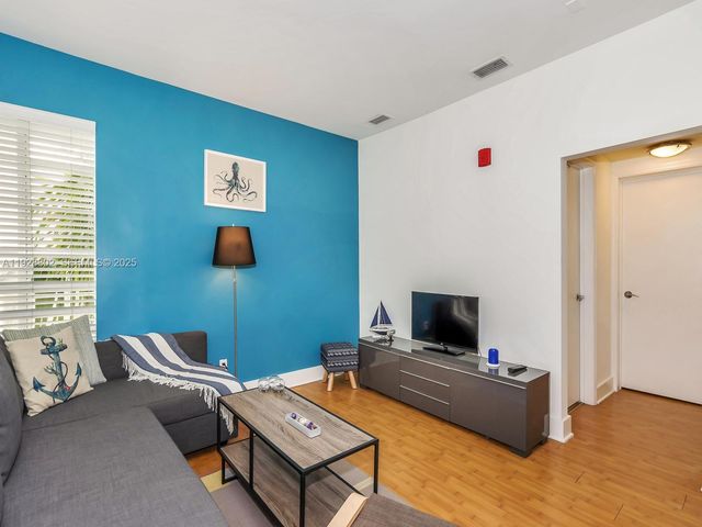 1000 Meridian Ave 15, Miami Beach, FL 33139