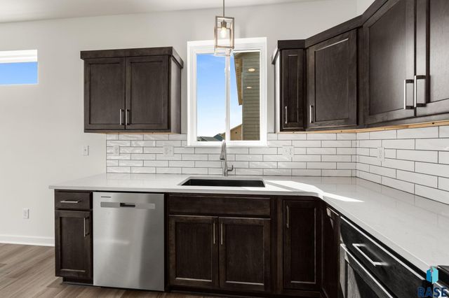 6400 S Dublin Ave Avenue, Sioux Falls, SD 57106