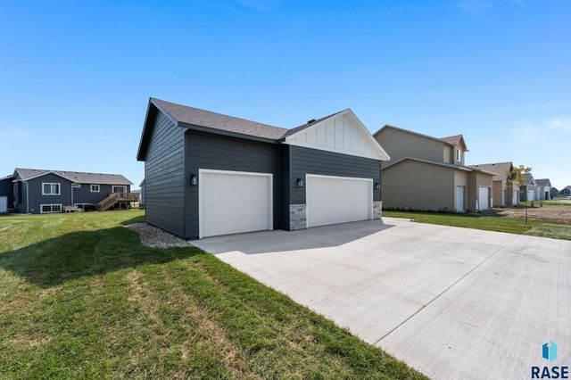 6400 S Dublin Ave Avenue, Sioux Falls, SD 57106