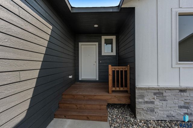 6400 S Dublin Ave Avenue, Sioux Falls, SD 57106
