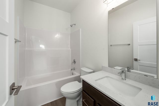 6400 S Dublin Ave Avenue, Sioux Falls, SD 57106