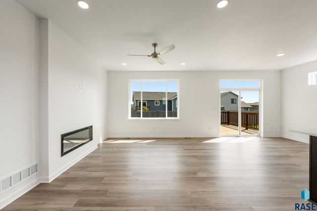 6400 S Dublin Ave Avenue, Sioux Falls, SD 57106