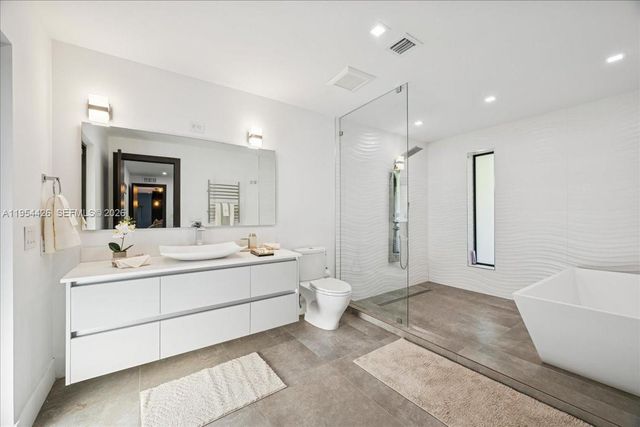 2305 Magnolia Dr, North Miami, FL 33181