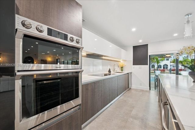 2305 Magnolia Dr, North Miami, FL 33181