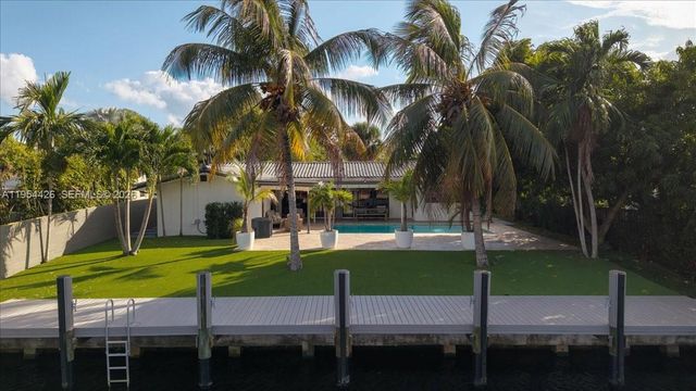 2305 Magnolia Dr, North Miami, FL 33181