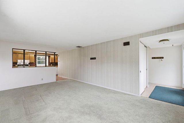 911 W Water Street, New Buffalo City, MI 49117