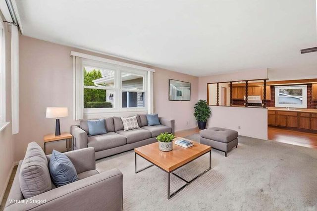 911 W Water Street, New Buffalo City, MI 49117