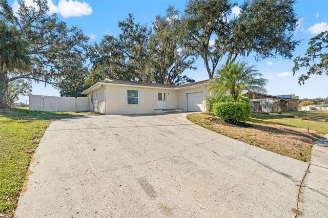 815 SHANGRI LA DRIVE, Seffner, FL 33584