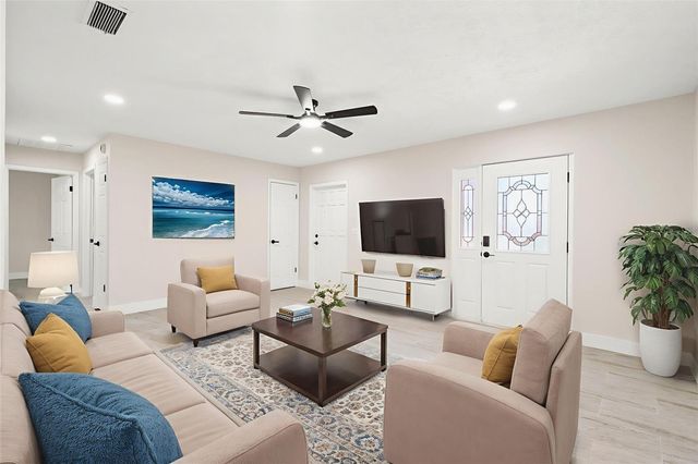 815 SHANGRI LA DRIVE, Seffner, FL 33584