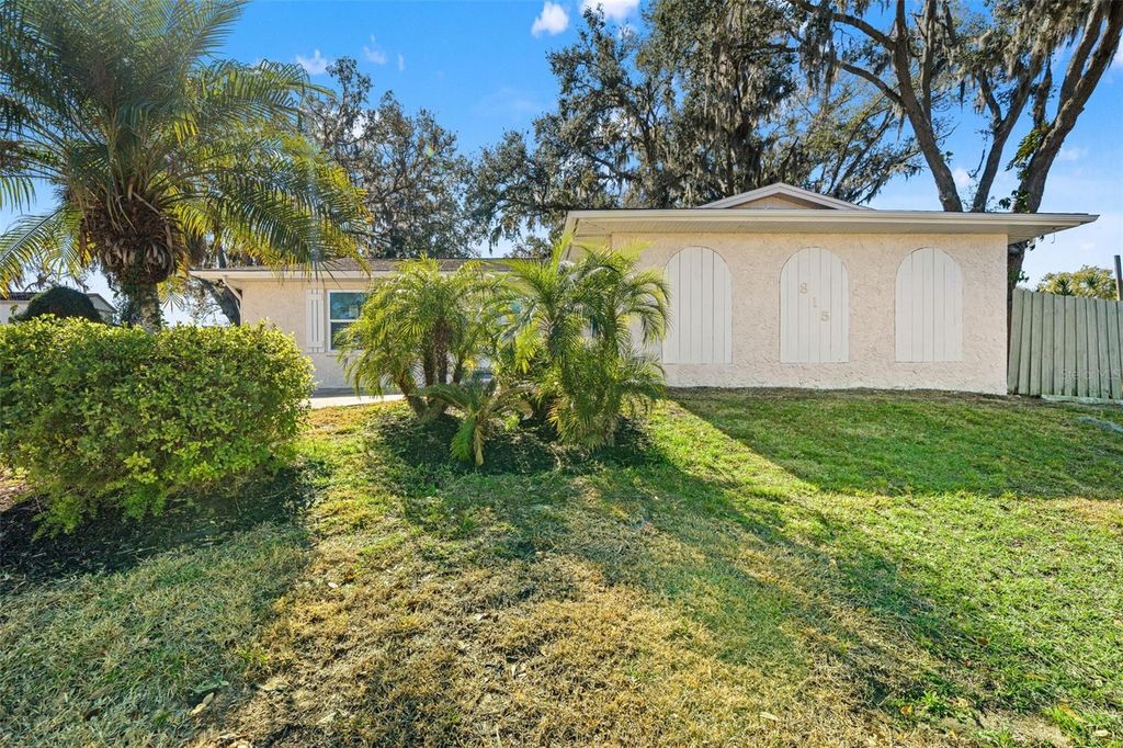 815 SHANGRI LA DRIVE, Seffner, FL 33584