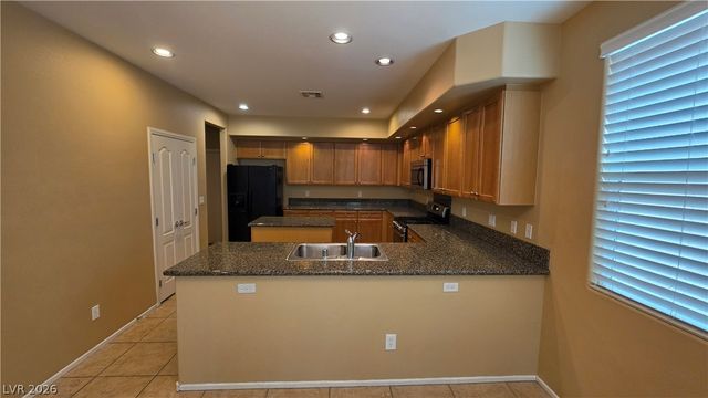 6877 Quiet Peeps Place, North Las Vegas, NV 89084