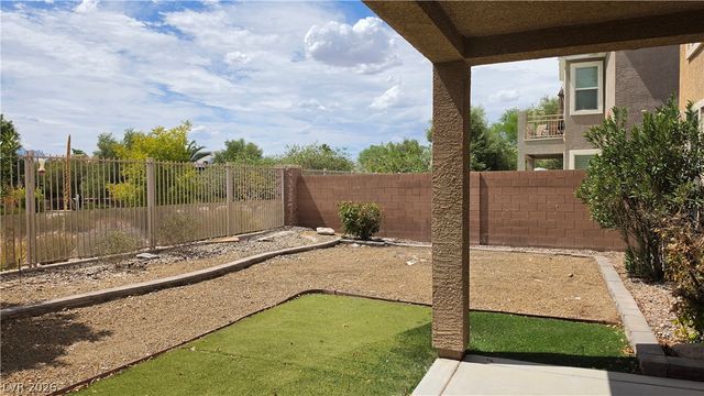 6877 Quiet Peeps Place, North Las Vegas, NV 89084