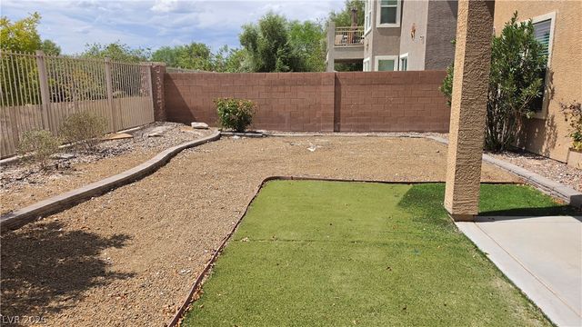 6877 Quiet Peeps Place, North Las Vegas, NV 89084