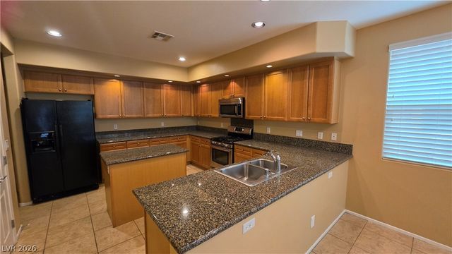 6877 Quiet Peeps Place, North Las Vegas, NV 89084