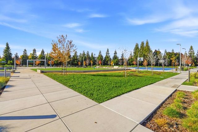 5740 Vibrant Loop, San Jose, CA 95119