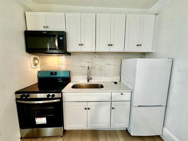 606 LAKE DOT CIRCLE C, Orlando, FL 32801