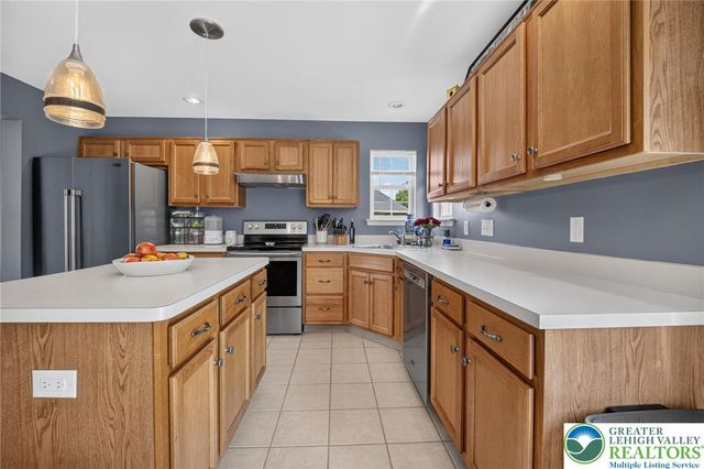4130 Redbud Drive East, Whitehall Twp, PA 18052