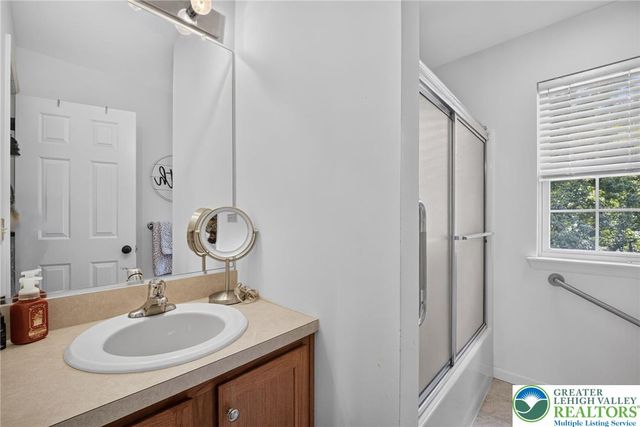 4130 Redbud Drive East, Whitehall Twp, PA 18052