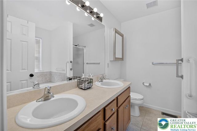 4130 Redbud Drive East, Whitehall Twp, PA 18052