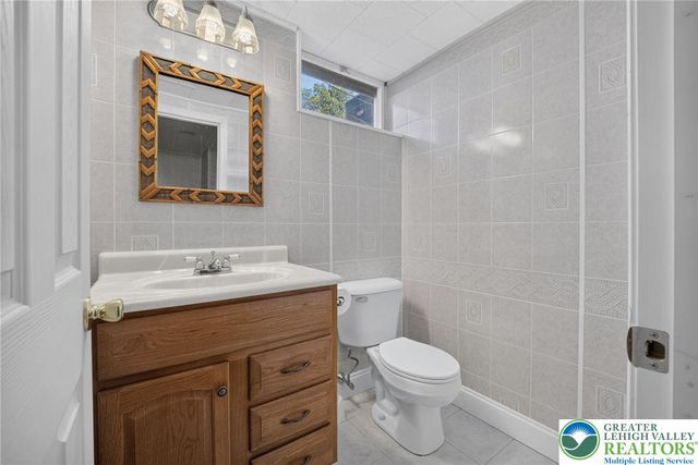 4130 Redbud Drive East, Whitehall Twp, PA 18052