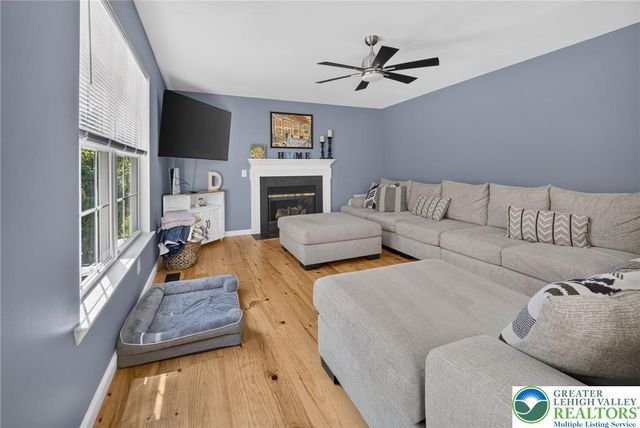 4130 Redbud Drive East, Whitehall Twp, PA 18052