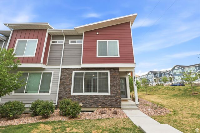 15538 S TRUMPET LN, Bluffdale, UT 84065