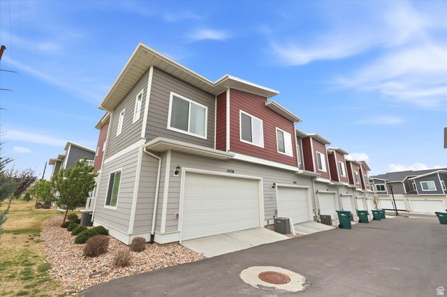 15538 S TRUMPET LN, Bluffdale, UT 84065
