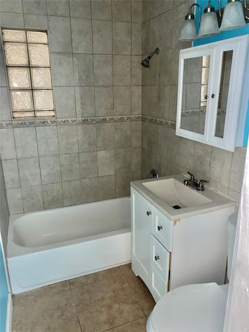 1430 NE 41st Dr, Pompano Beach, FL 33064