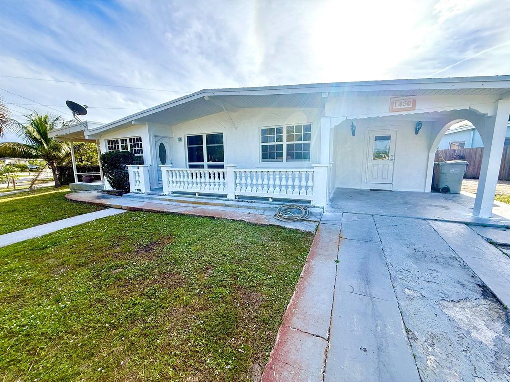 1430 NE 41st Dr, Pompano Beach, FL 33064