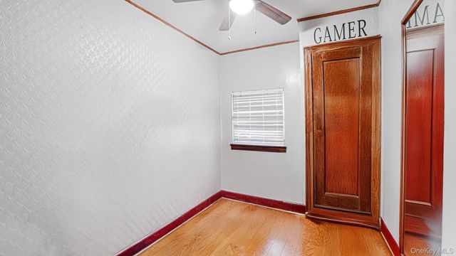 2521 Yates Avenue, Bronx, NY 10469