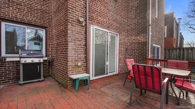 2521 Yates Avenue, Bronx, NY 10469