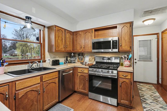 3315 Harris Lane, Bay City, MI 48706