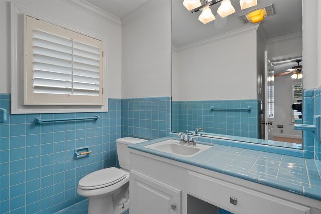 2711 Mountain Laurel DR, Austin, TX 78703