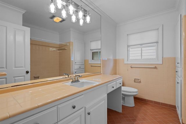 2711 Mountain Laurel DR, Austin, TX 78703