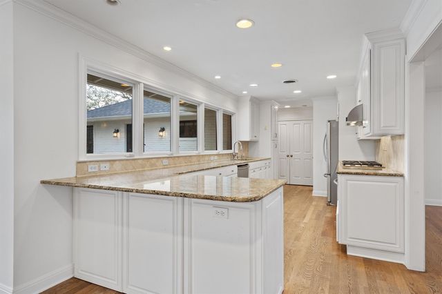 2711 Mountain Laurel DR, Austin, TX 78703